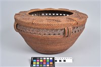 藏品(葉紋藤編花器)的圖片